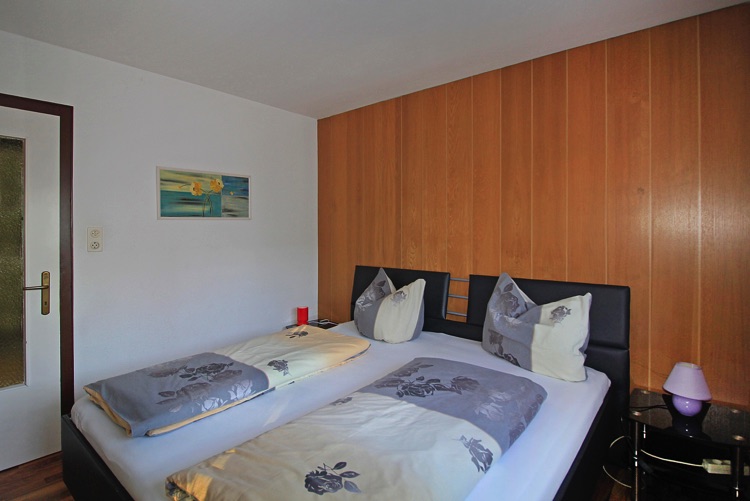 Wohnung Gertrud - Schlafzimmer mit Doppelbett